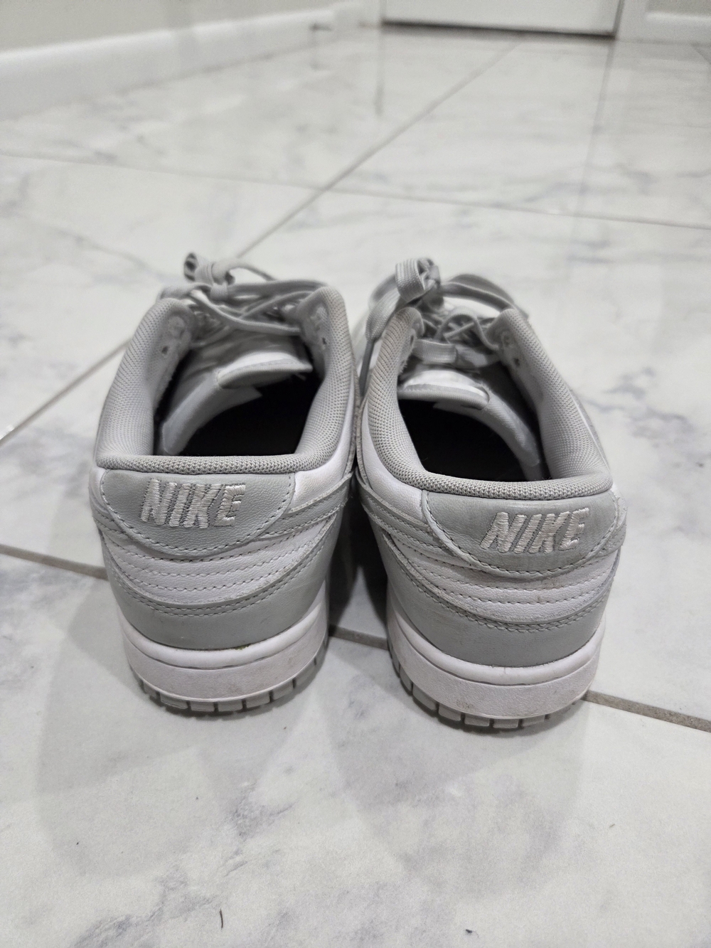 Nike Men’s White and Light Gray Low-Top Sneakers